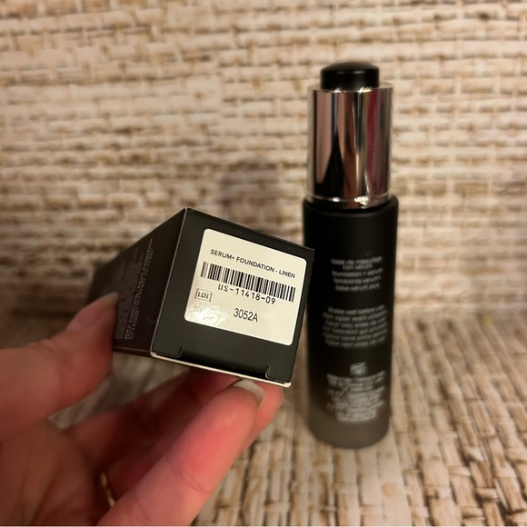 🐾Younique Linen Foundation🐾 - Picture 7 of 7